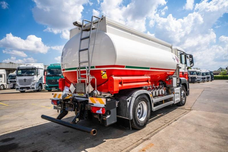 MAN TGS 18.400 BL+MAGYAR 13.500L / 5 COMP - Camion citerne: photos 4 MAN TGS 18.400 BL+MAGYAR 13.500L / 5 COMP - Camion citerne: photos 4