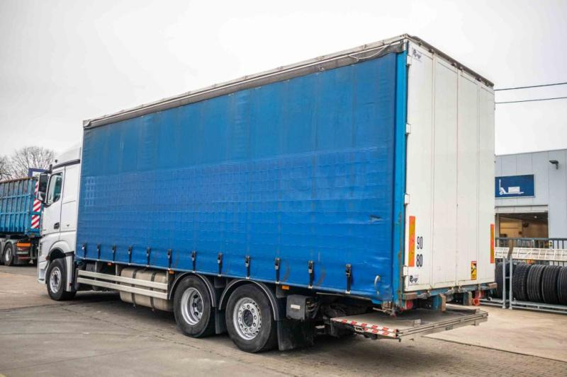 Mercedes ACTROS 2548-6X2+E6+VOITH-(+remorque: +5.000 € ) - Camion à rideaux coulissants: photos 4 Mercedes ACTROS 2548-6X2+E6+VOITH-(+remorque: +5.000 € ) - Camion à rideaux coulissants: photos 4