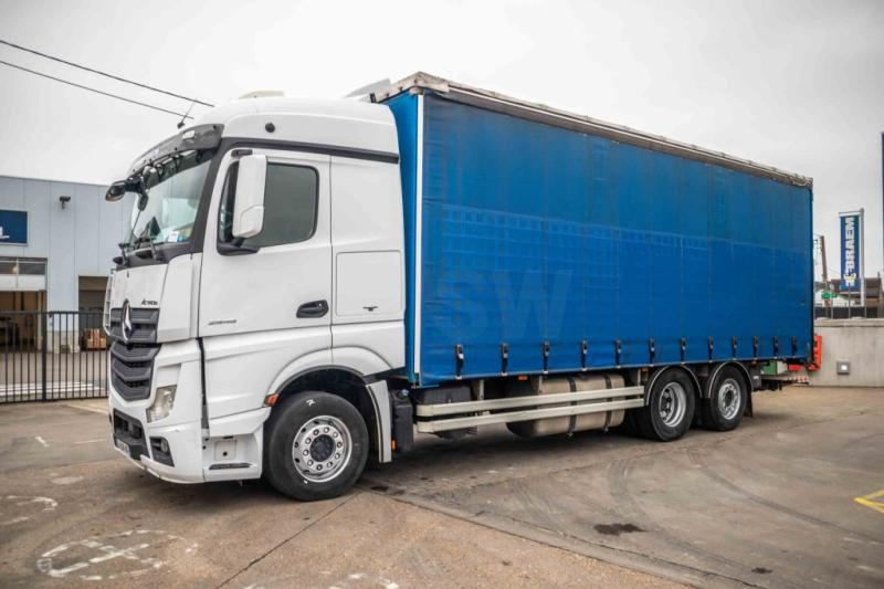 Mercedes ACTROS 2548-6X2+E6+VOITH-(+remorque: +5.000 € ) - Camion à rideaux coulissants: photos 1 Mercedes ACTROS 2548-6X2+E6+VOITH-(+remorque: +5.000 € ) - Camion à rideaux coulissants: photos 1