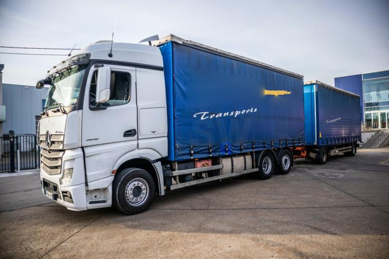 Mercedes ACTROS 2548 BL - Camion à rideaux coulissants: photos 1 Mercedes ACTROS 2548 BL - Camion à rideaux coulissants: photos 1
