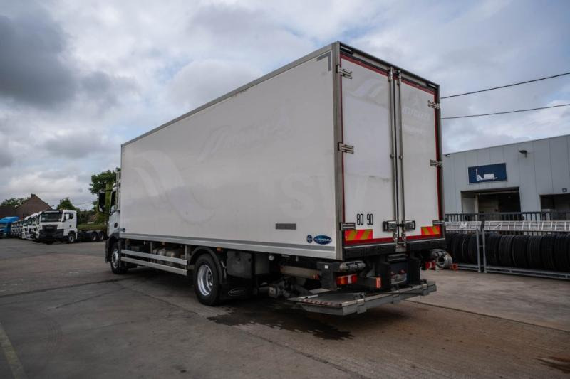Mercedes ANTOS 1833 L +CARRIER SUPRA MULTI 1250Mt+DHOLLANDIA 2.5T. - Camion frigorifique: photos 5 Mercedes ANTOS 1833 L +CARRIER SUPRA MULTI 1250Mt+DHOLLANDIA 2.5T. - Camion frigorifique: photos 5