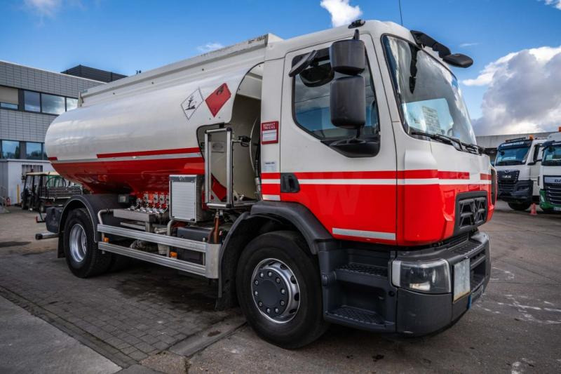 Renault D 198 WIDE 340+ALU MAGYAR/5 COMP + 13.200L - Camion citerne: photos 2 Renault D 198 WIDE 340+ALU MAGYAR/5 COMP + 13.200L - Camion citerne: photos 2