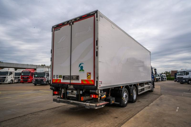 Renault D WIDE 380 DXI+CARRIER SUPRA 1150 Mt + DHOLLANDIA 2T - Camion frigorifique: photos 4 Renault D WIDE 380 DXI+CARRIER SUPRA 1150 Mt + DHOLLANDIA 2T - Camion frigorifique: photos 4