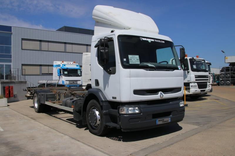 Renault PREMIUM 270 DCI - Problème moteur. - Camion porte-conteneur/ Caisse mobile: photos 2 Renault PREMIUM 270 DCI - Problème moteur. - Camion porte-conteneur/ Caisse mobile: photos 2