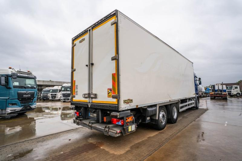 Scania R 410+CHEREAU+CARRIER 1150 MT+DHOLLANDIA 2.5T - Camion frigorifique: photos 3 Scania R 410+CHEREAU+CARRIER 1150 MT+DHOLLANDIA 2.5T - Camion frigorifique: photos 3