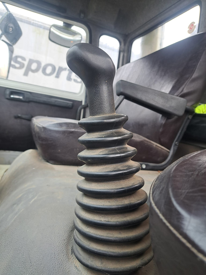 RENAULT - Camion plateau: photos 5 RENAULT - Camion plateau: photos 5