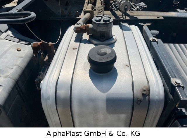 MAN 18.400 / 4x2 Hydraulik Orginal KM TipTop 18.400 / 4x2 Hydraulik Orginal KM TipTop - Tracteur routier: photos 4 MAN 18.400 / 4x2 Hydraulik Orginal KM TipTop 18.400 / 4x2 Hydraulik Orginal KM TipTop - Tracteur routier: photos 4
