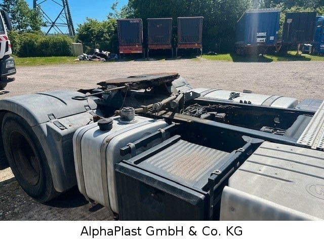 MAN 18.400 / 4x2 Hydraulik Orginal KM TipTop 18.400 / 4x2 Hydraulik Orginal KM TipTop - Tracteur routier: photos 3 MAN 18.400 / 4x2 Hydraulik Orginal KM TipTop 18.400 / 4x2 Hydraulik Orginal KM TipTop - Tracteur routier: photos 3