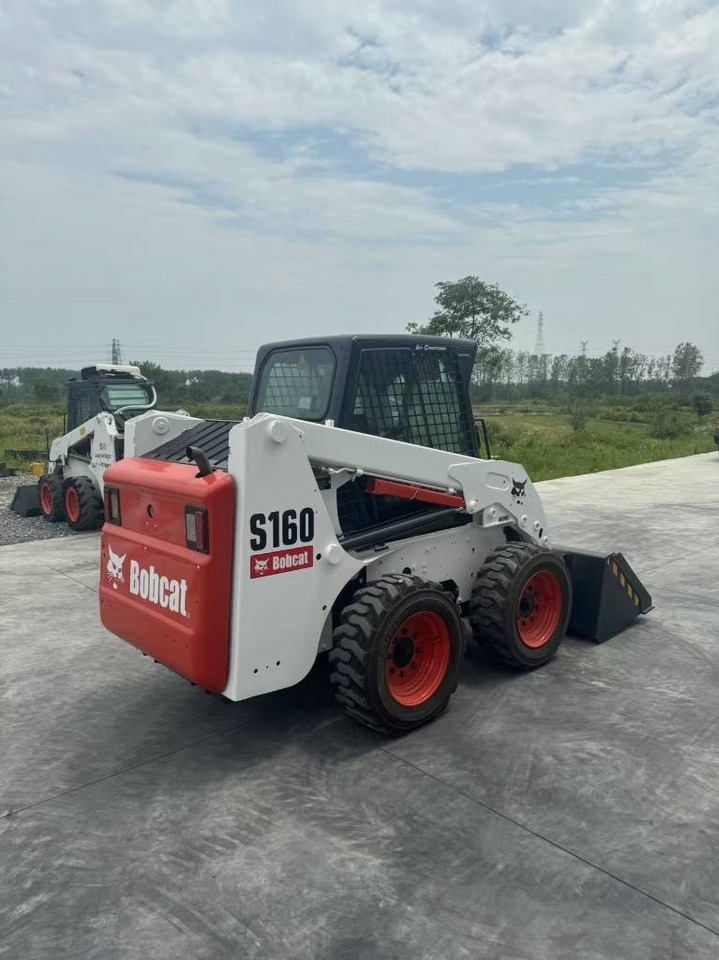 Bobcat S 160 - Mini chargeuse: photos 1 Bobcat S 160 - Mini chargeuse: photos 1
