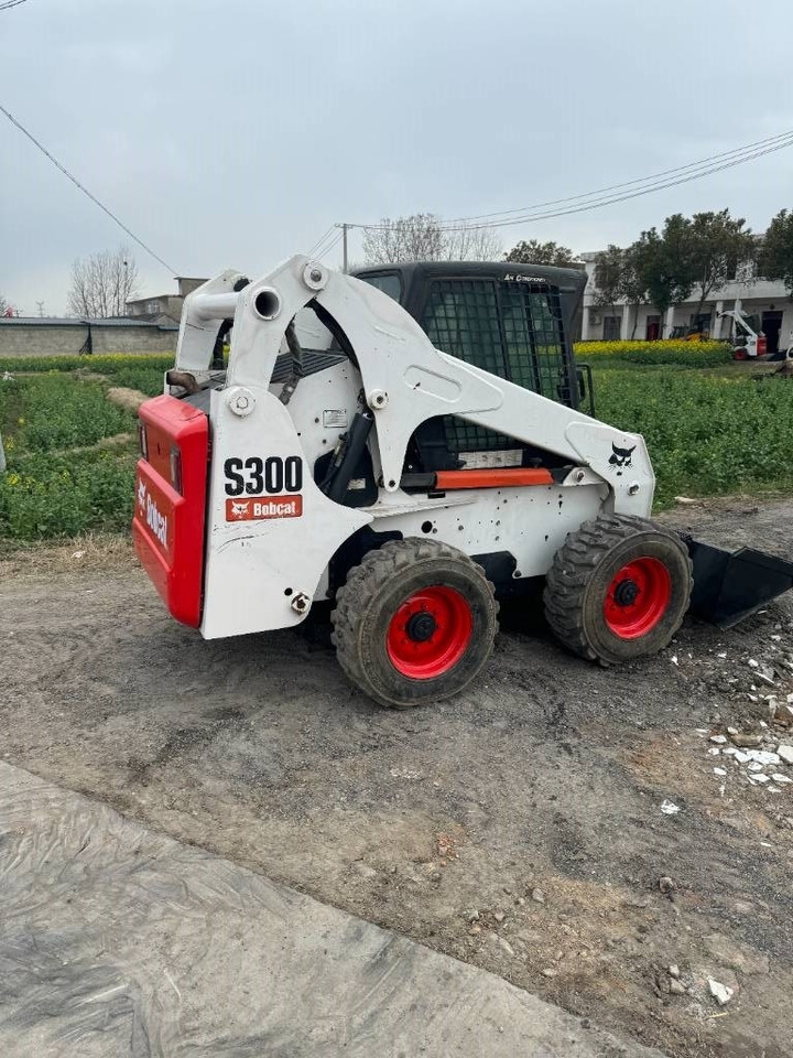 Bobcat S 300 - Mini chargeuse: photos 5 Bobcat S 300 - Mini chargeuse: photos 5