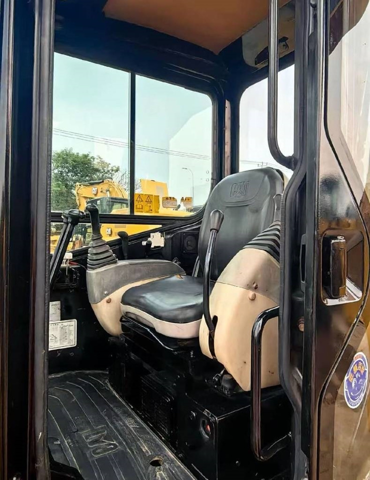 CAT 304 C CR  - Mini pelle: photos 3 CAT 304 C CR  - Mini pelle: photos 3