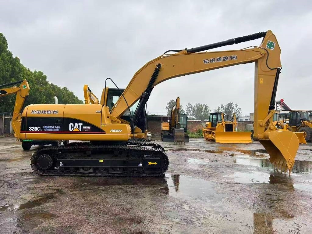 CAT 320 C - Pelle sur chenille: photos 3 CAT 320 C - Pelle sur chenille: photos 3