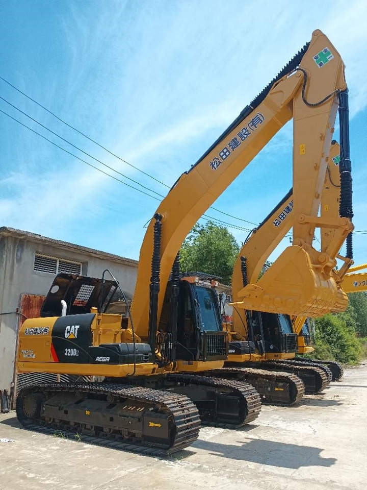 CAT 320D2 - Pelle sur chenille: photos 2 CAT 320D2 - Pelle sur chenille: photos 2