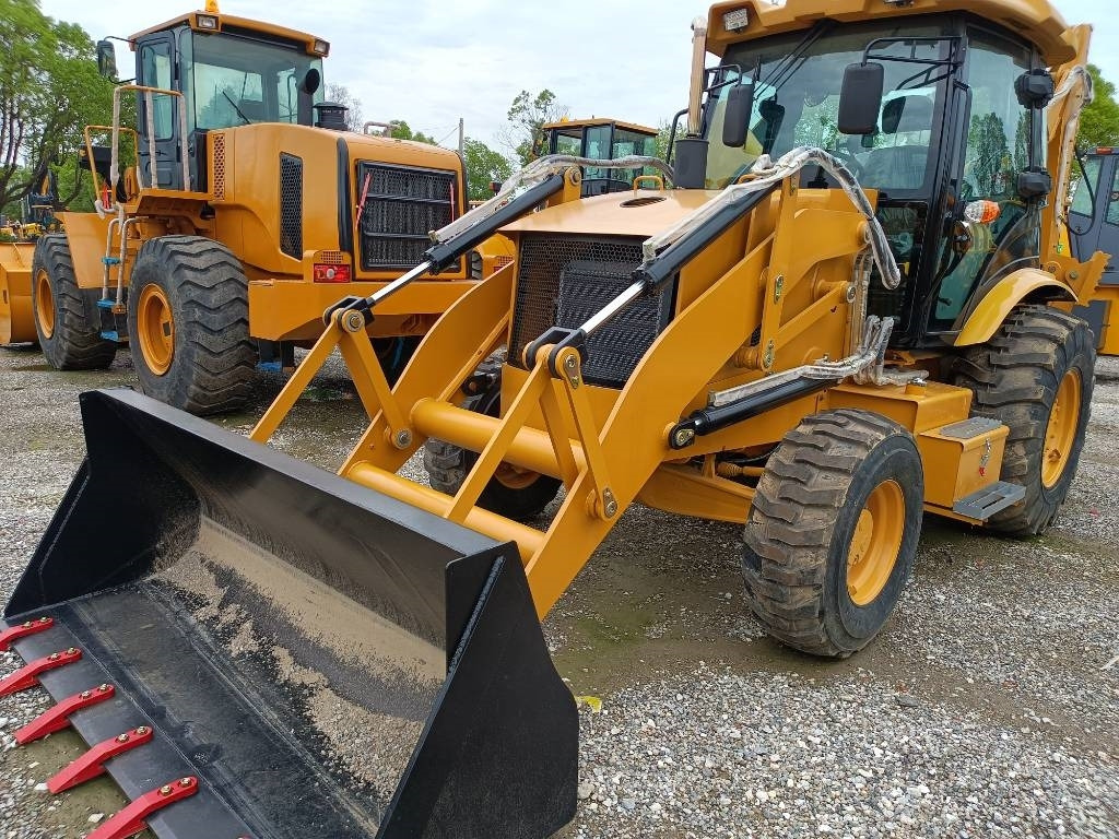 CAT 420 F IT - Tractopelle: photos 3 CAT 420 F IT - Tractopelle: photos 3