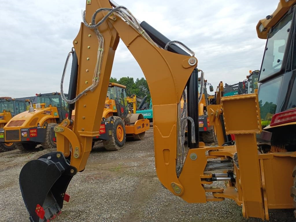CAT 420 F IT - Tractopelle: photos 5 CAT 420 F IT - Tractopelle: photos 5