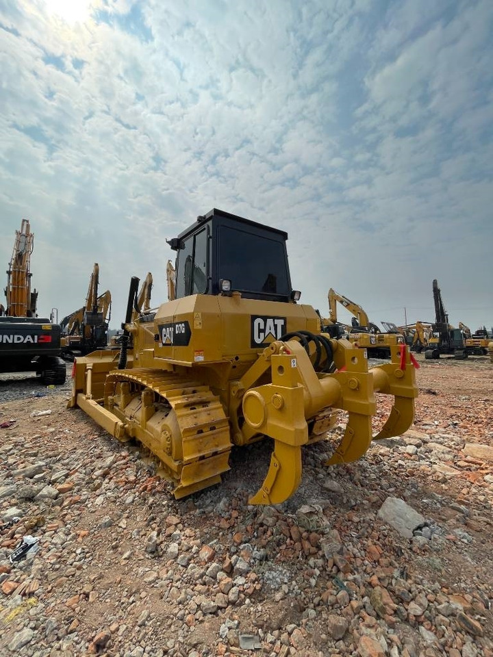 CAT D 7 G - Pelle sur chenille: photos 4 CAT D 7 G - Pelle sur chenille: photos 4
