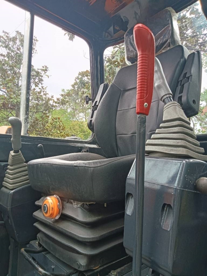 Doosan DH 60-7 - Pelle sur chenille: photos 3 Doosan DH 60-7 - Pelle sur chenille: photos 3