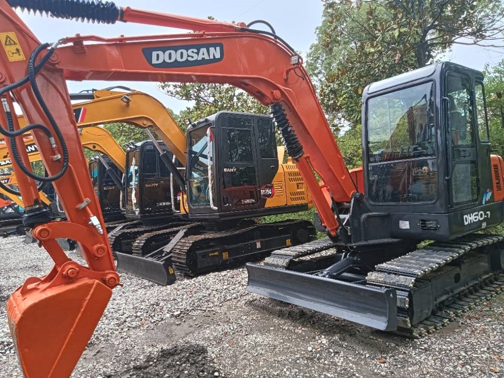 Doosan DH 60-7 - Pelle sur chenille: photos 2 Doosan DH 60-7 - Pelle sur chenille: photos 2