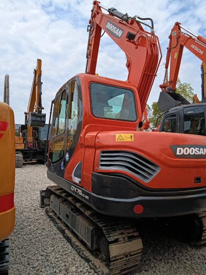 Doosan DX 75 - Pelle sur chenille: photos 4 Doosan DX 75 - Pelle sur chenille: photos 4