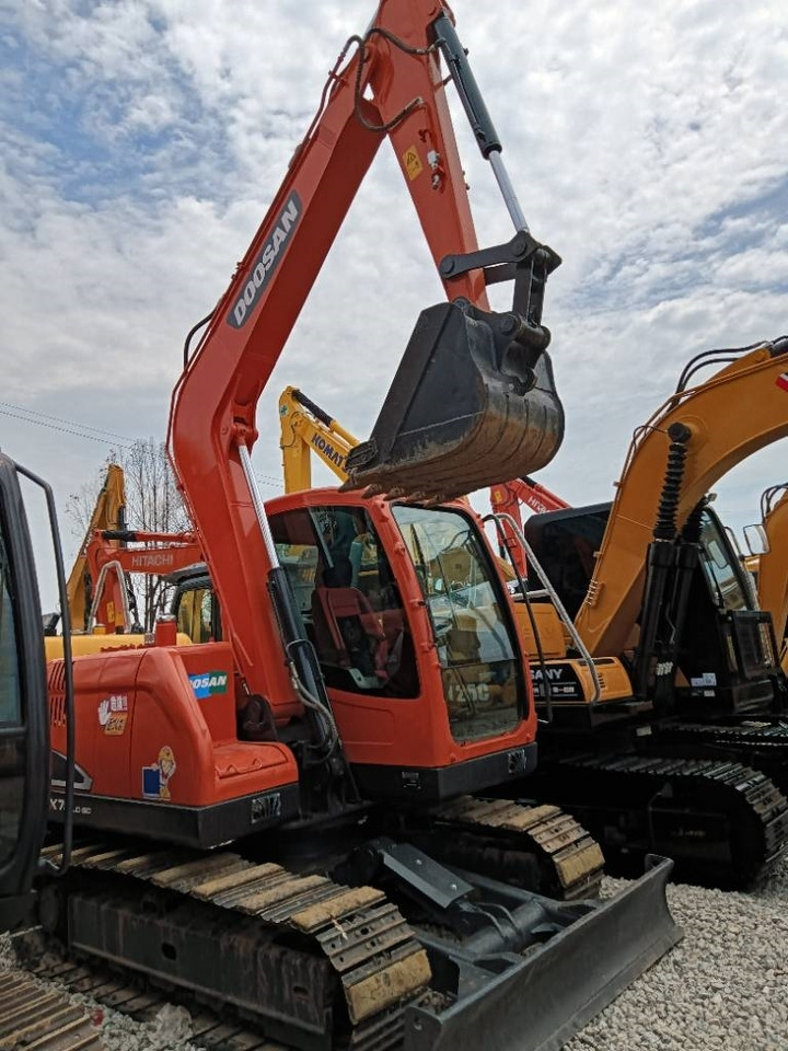 Doosan DX 75 - Pelle sur chenille: photos 4 Doosan DX 75 - Pelle sur chenille: photos 4