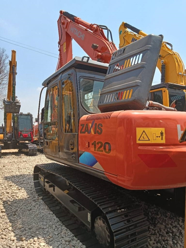 Hitachi ZX 240 - Pelle sur chenille: photos 5 Hitachi ZX 240 - Pelle sur chenille: photos 5