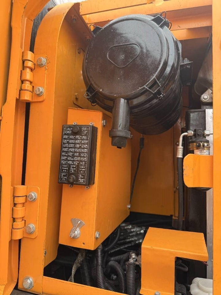 Hyundai HX 220 - Pelle sur chenille: photos 2 Hyundai HX 220 - Pelle sur chenille: photos 2