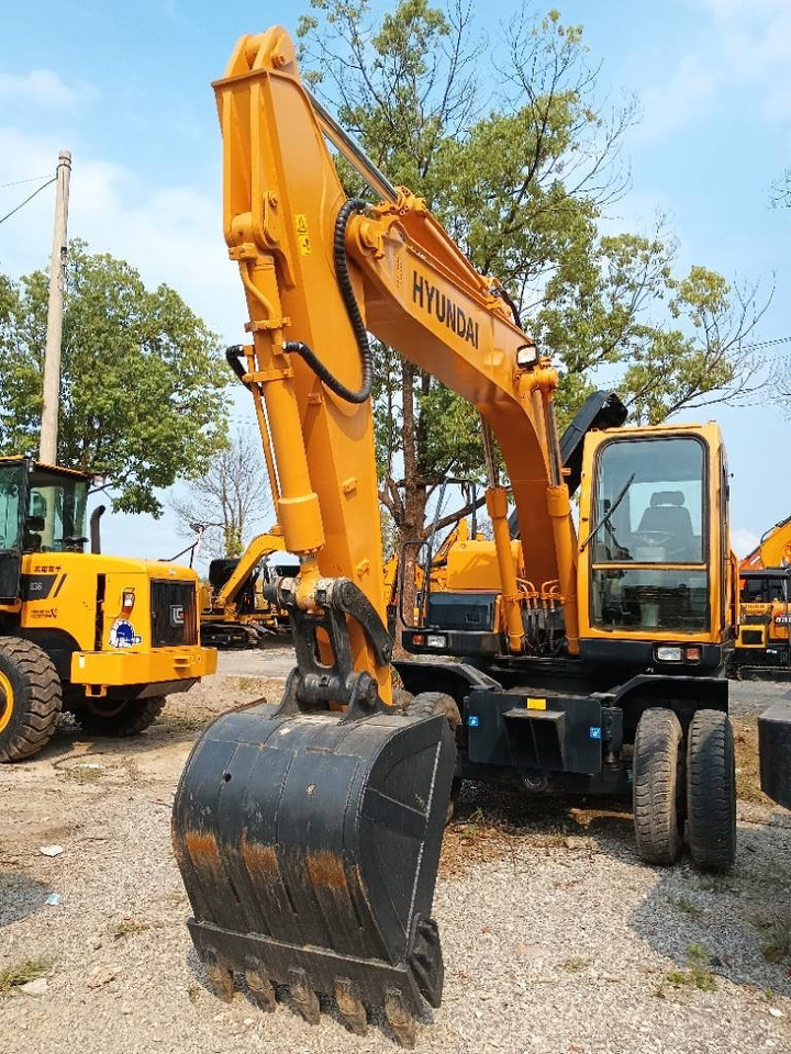 Hyundai R150W - Pelle sur pneus: photos 2 Hyundai R150W - Pelle sur pneus: photos 2