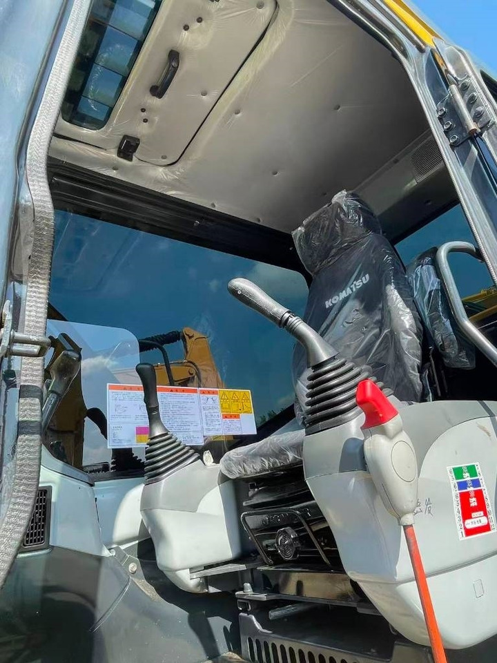 Komatsu PC 130 - Pelle sur chenille: photos 4 Komatsu PC 130 - Pelle sur chenille: photos 4