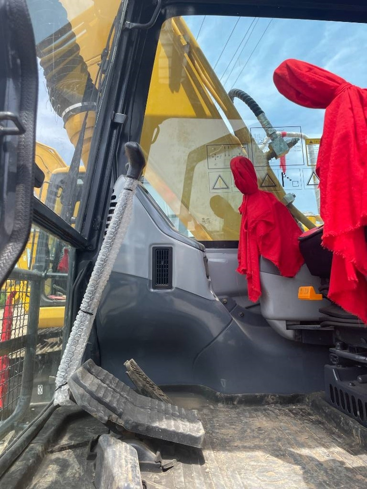 Komatsu PC 130 - Pelle sur chenille: photos 4 Komatsu PC 130 - Pelle sur chenille: photos 4