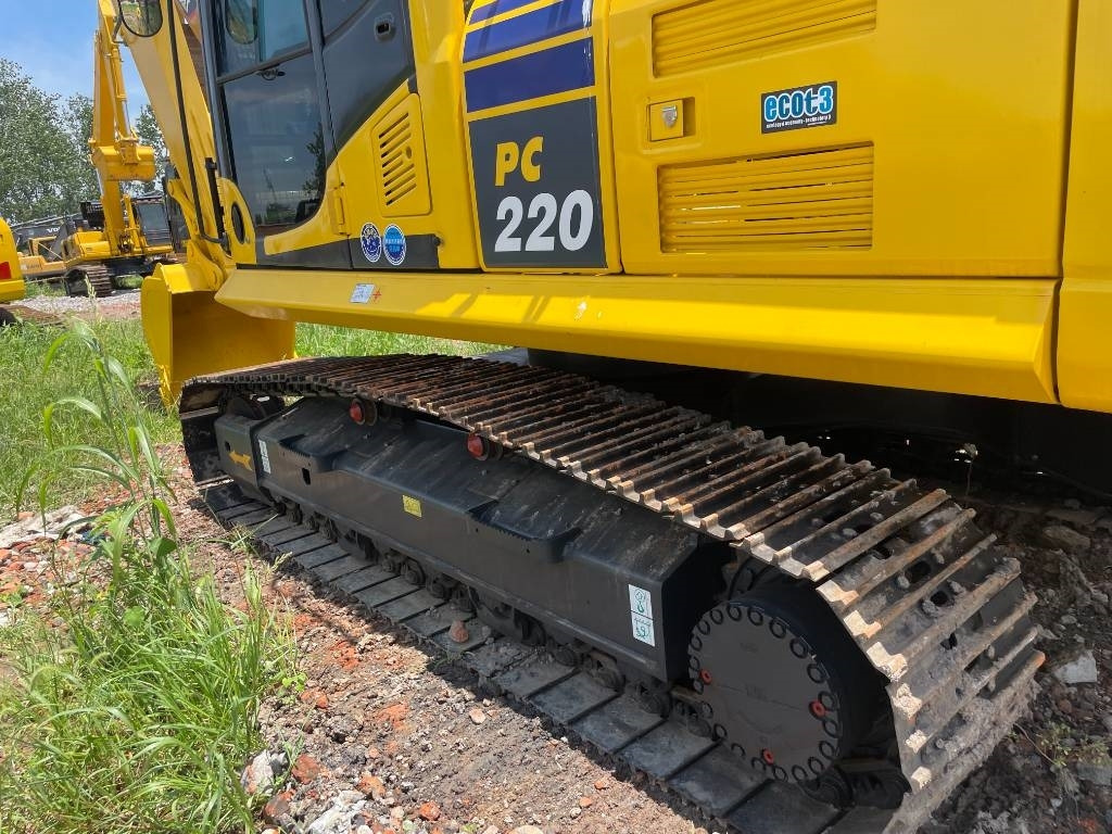 Komatsu PC 220 - Pelle sur chenille: photos 3 Komatsu PC 220 - Pelle sur chenille: photos 3