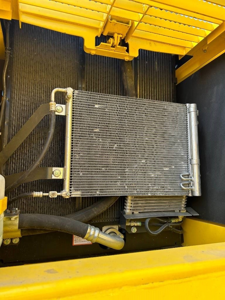 Komatsu PC 240 - Pelle sur chenille: photos 2 Komatsu PC 240 - Pelle sur chenille: photos 2