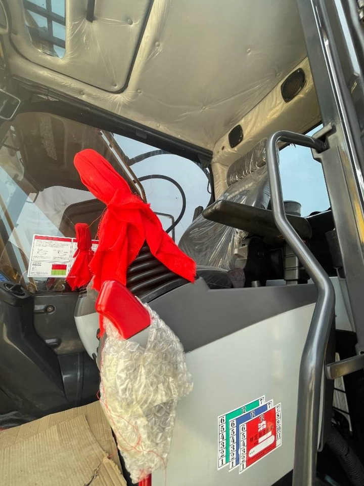 Komatsu PC 240 LC - Pelle sur chenille: photos 4 Komatsu PC 240 LC - Pelle sur chenille: photos 4