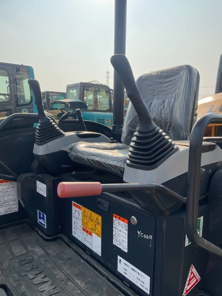 Komatsu PC 35 - Mini pelle: photos 4 Komatsu PC 35 - Mini pelle: photos 4