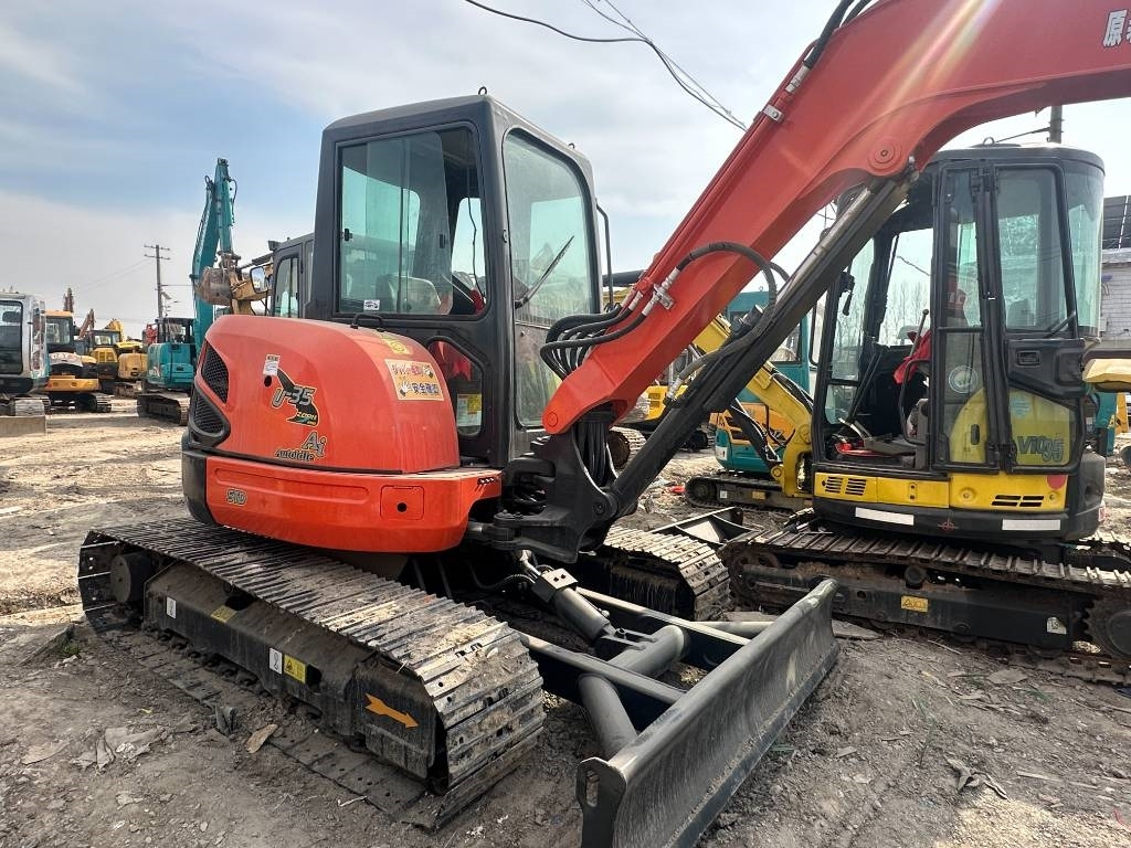 Kubota U 35 - Mini pelle: photos 2 Kubota U 35 - Mini pelle: photos 2