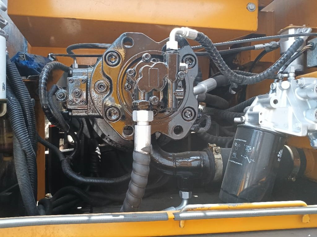 Sany 215c - Pelle sur chenille: photos 5 Sany 215c - Pelle sur chenille: photos 5