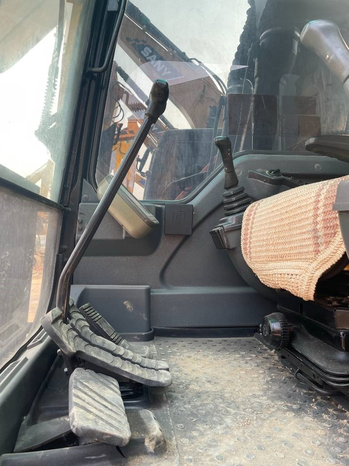 Volvo EC 140 - Pelle sur chenille: photos 4 Volvo EC 140 - Pelle sur chenille: photos 4