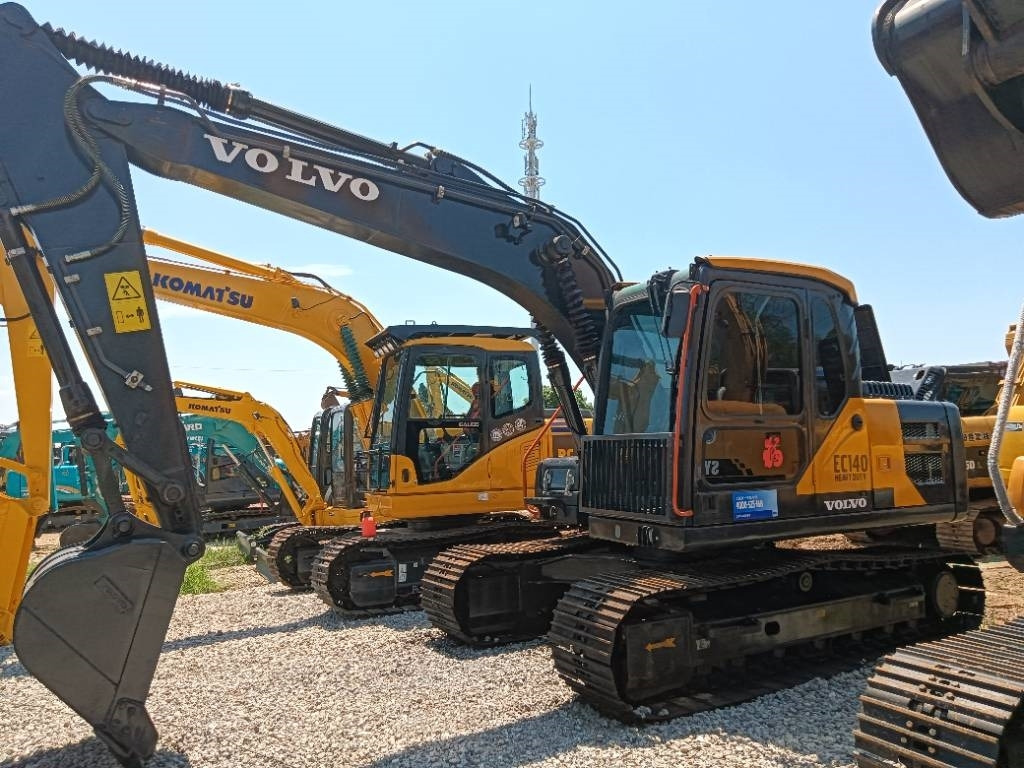 Volvo EC 140 - Pelle sur chenille: photos 1 Volvo EC 140 - Pelle sur chenille: photos 1