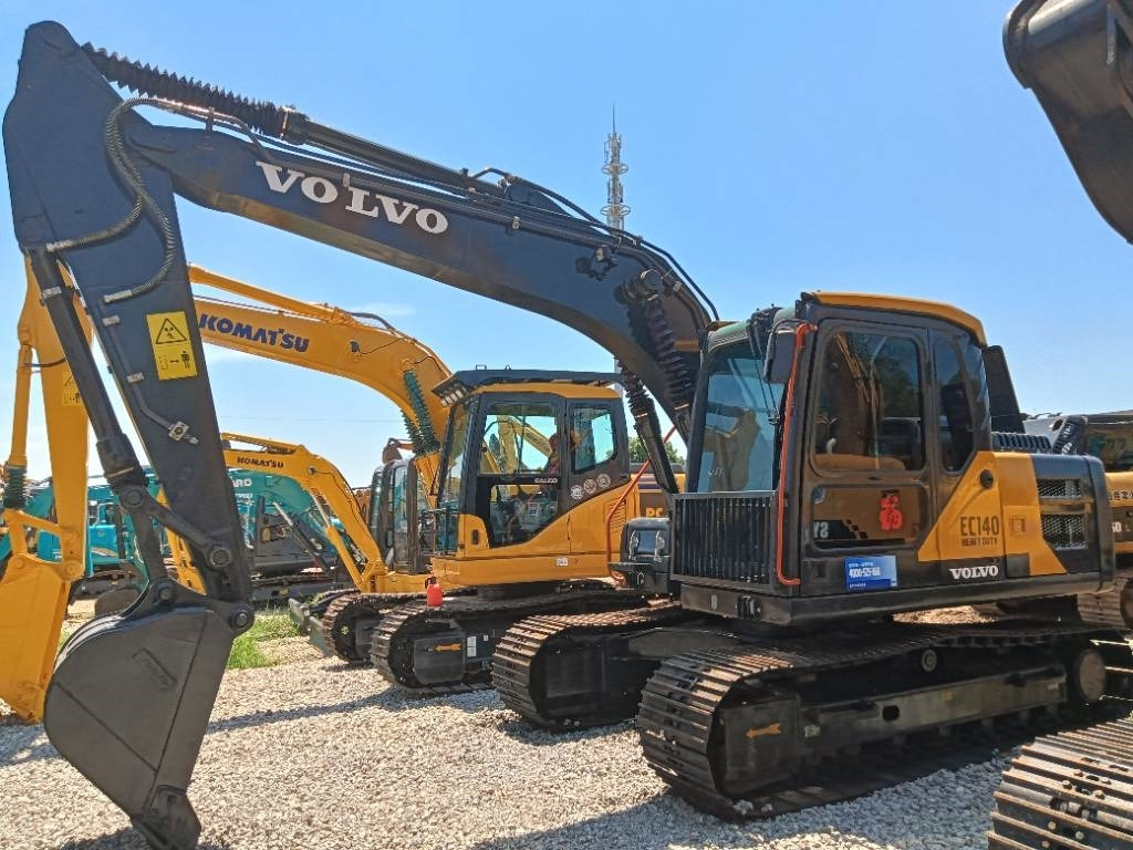 Volvo EC 140 - Pelle sur chenille: photos 4 Volvo EC 140 - Pelle sur chenille: photos 4