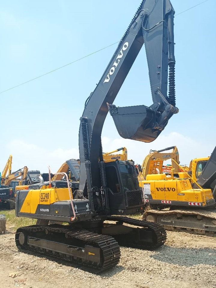 Volvo EC 240 - Pelle sur chenille: photos 2 Volvo EC 240 - Pelle sur chenille: photos 2