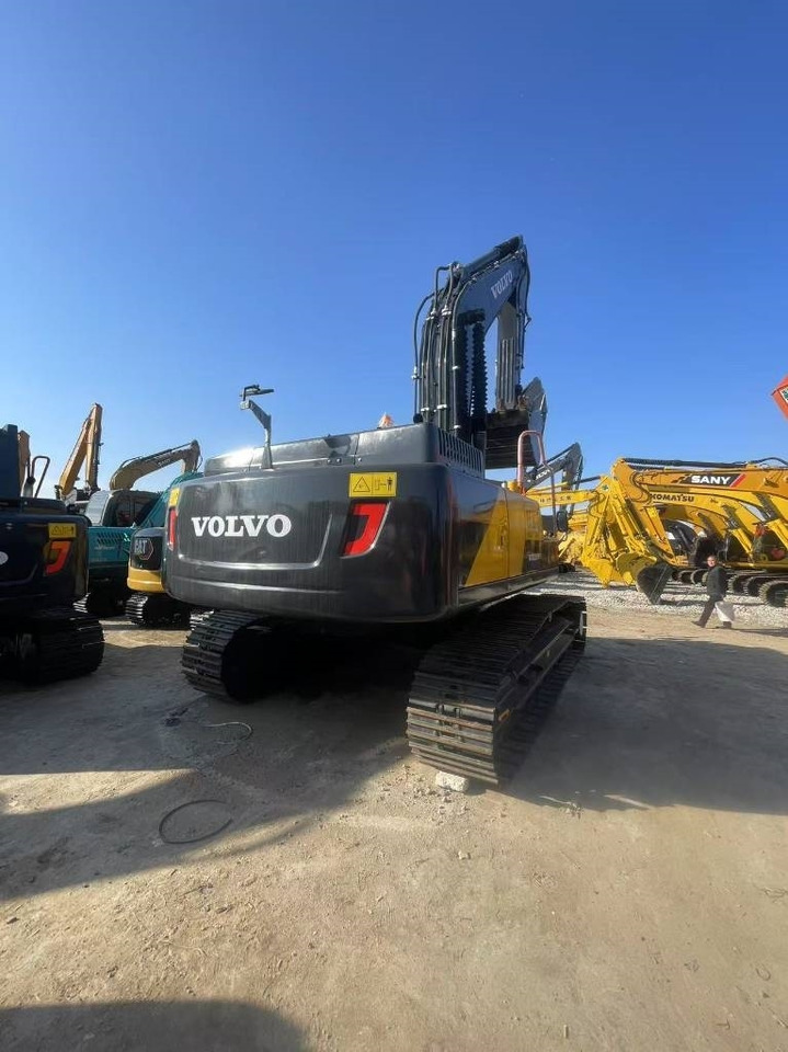 Volvo EC 300 - Pelle sur chenille: photos 1 Volvo EC 300 - Pelle sur chenille: photos 1