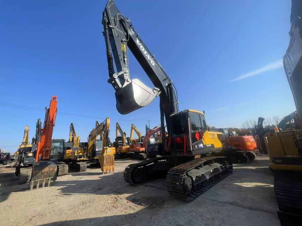 Volvo EC 300 - Pelle sur chenille: photos 2 Volvo EC 300 - Pelle sur chenille: photos 2