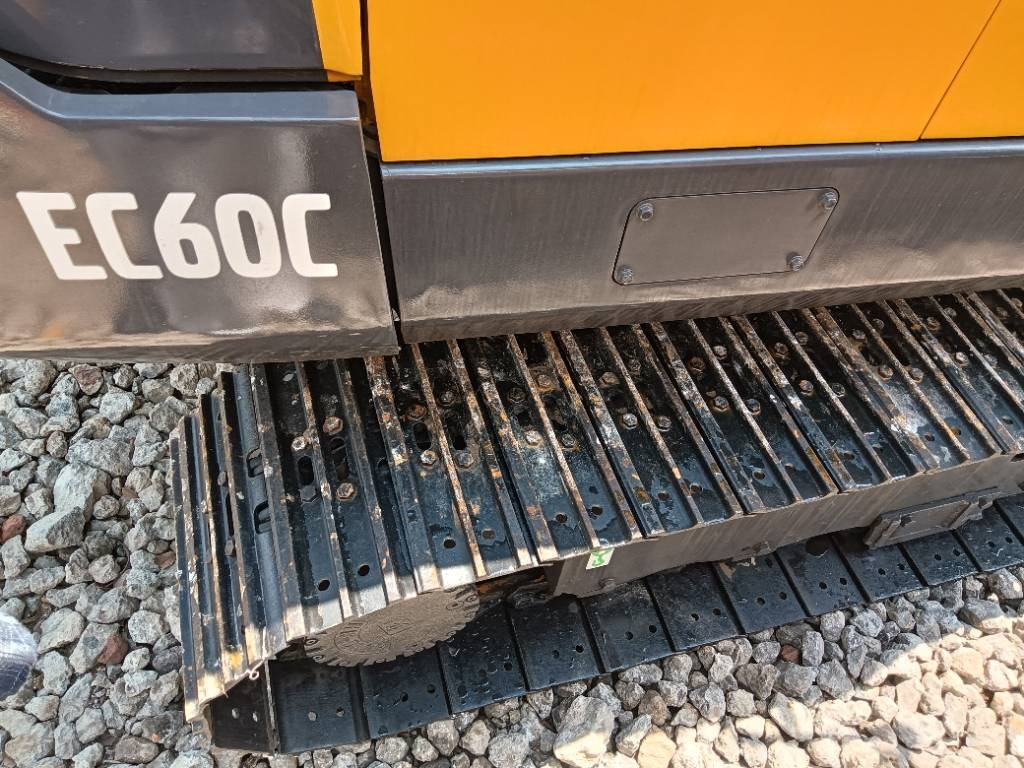 Pelle sur chenille neuf Volvo EC 60: photos 11