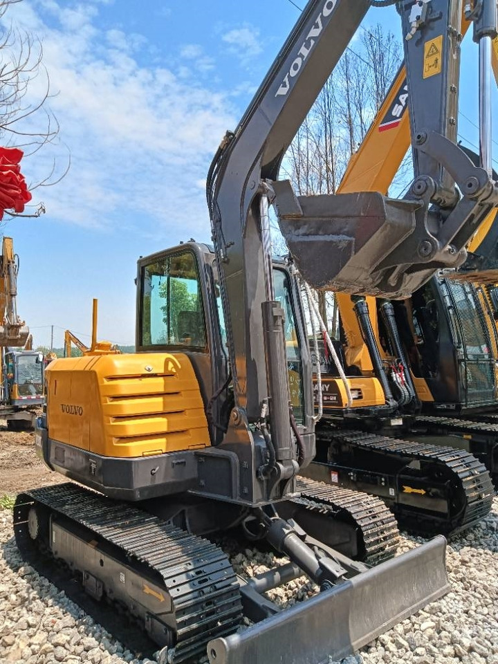 Pelle sur chenille neuf Volvo EC 60: photos 10