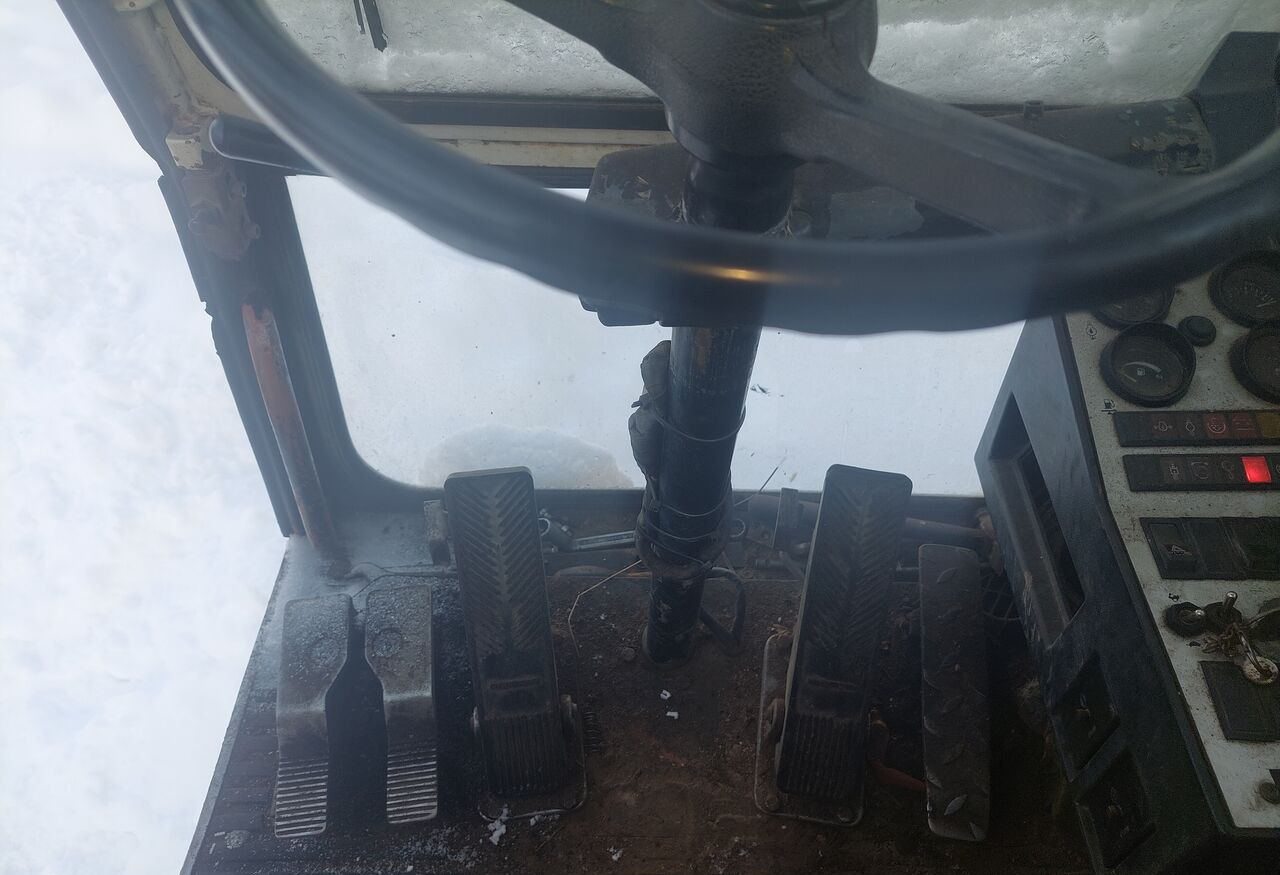 Pelle sur pneus Liebherr 900A: photos 13
