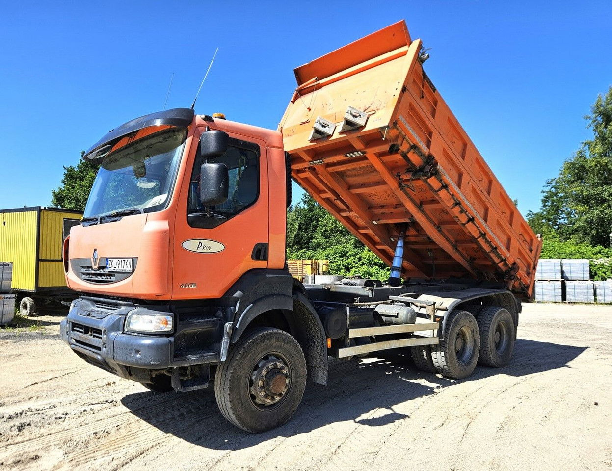 Renault Kerax 450 DXi - 6X6 - Full Spring - Mnual Gearbox - Camion benne: photos 1 Renault Kerax 450 DXi - 6X6 - Full Spring - Mnual Gearbox - Camion benne: photos 1