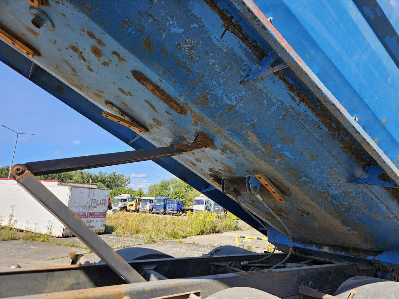 Scania R420 8x4 - Tipper - full spring - 2007 year - Camion benne: photos 5 Scania R420 8x4 - Tipper - full spring - 2007 year - Camion benne: photos 5