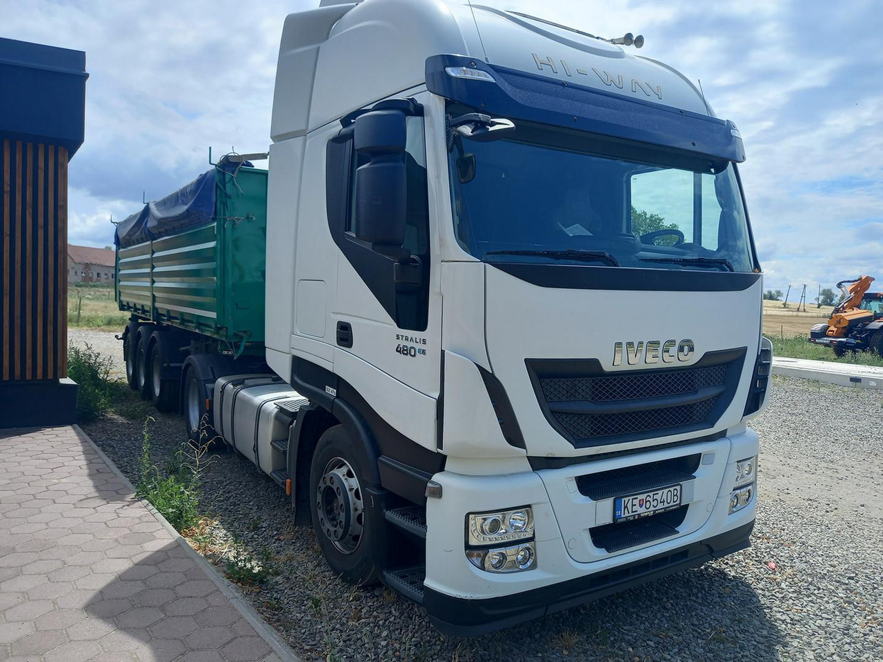 Iveco AS440T/P, 353kW, EURO 6 - Camion plateau: photos 2 Iveco AS440T/P, 353kW, EURO 6 - Camion plateau: photos 2
