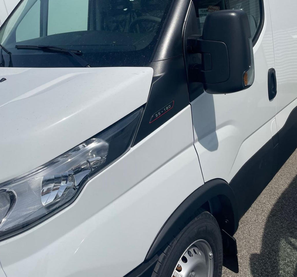 Iveco DAILY VAN, 3.0 D 176k, 35S18H V Evolution H2 - Fourgon utilitaire: photos 3 Iveco DAILY VAN, 3.0 D 176k, 35S18H V Evolution H2 - Fourgon utilitaire: photos 3