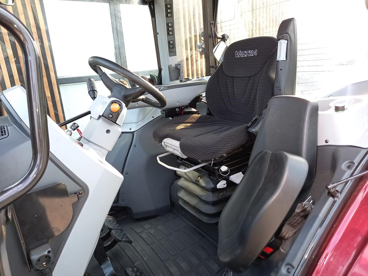 Tracteur agricole Valtra G, Agco power MBTN - D5, 115 A: photos 13