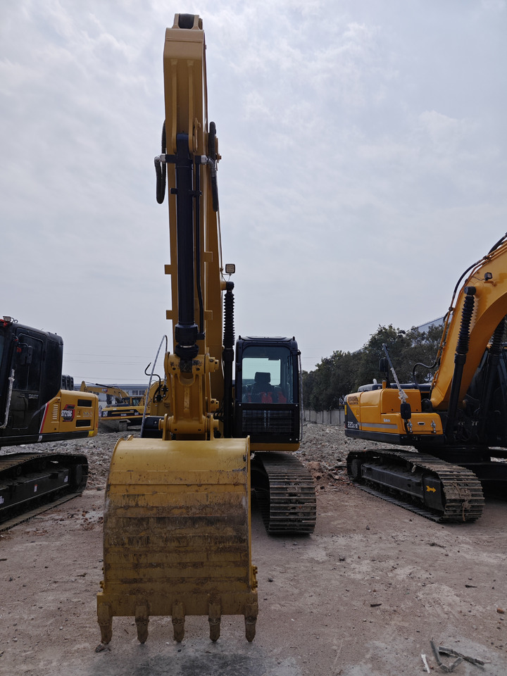 CATERPILLAR 315D2GC - Pelle sur chenille: photos 3 CATERPILLAR 315D2GC - Pelle sur chenille: photos 3